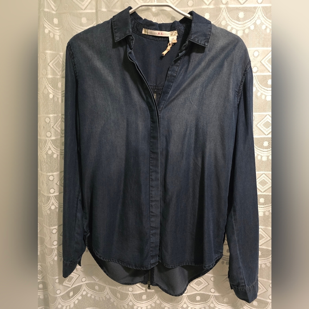 Chelsea & Violet Navy Blue Denim Look V Neck Blouse Zip Up Back Women's XS